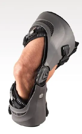 Knee Brace Quantum OA Lateral X-Small Ratchet Buckle 9-3/4 to 11-3/4 Inch Calf Circumference / 13 to 17 Inch Thigh Circumference Right Knee