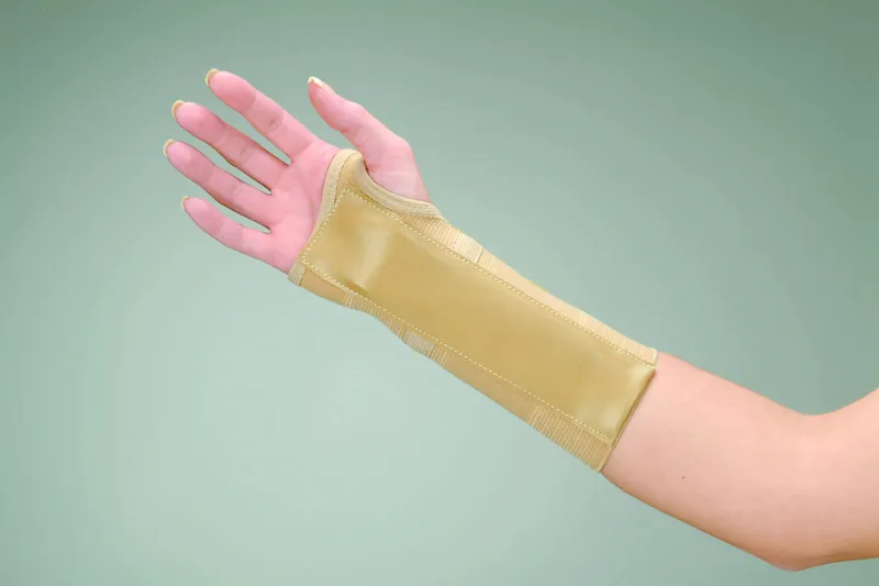 Wrist Brace DeRoyal® Elastic Left Hand Black Small